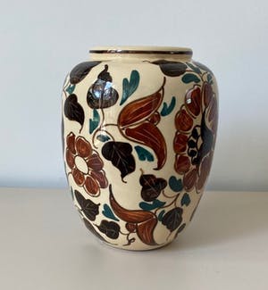 Niet of onleesbaar gesigneerd - Italiaanse Jugendstil aardewerken vaas kopen? Bied vanaf 1!