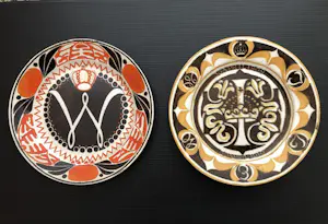 AcheterFirma Regout & Co - LION CACHET Gedenkborden Wilhelmina en Juliana 1898 & 1910? Enchérissez de 50!