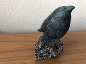 Teus van den Berg-Been - Prachtig bronzen beeldje van een vogel op granieten voetje. kopen? Bied vanaf 65!