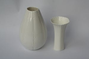 Royal Goedewaagen - 2 wit porseleinen vazen kopen? Bied vanaf 1!