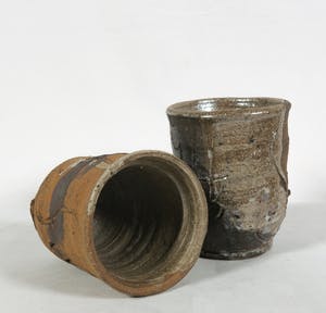 Ad Arma - Lot van twee raku gestookte bekers kopen? Bied vanaf 1!