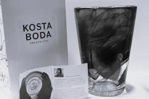 Kosta Boda - Mine Vaas - Ulrika Hydman Vallien kopen? Bied vanaf 20!