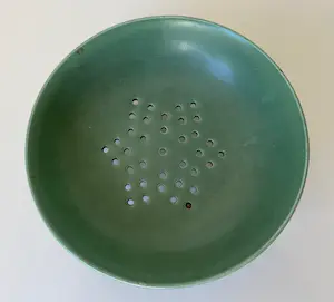 Firma Regout & Co - Art Deco groen aardewerken fruittest kopen? Bied vanaf 1!