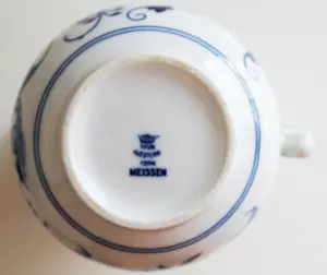 Meissen porzellan - "THUN Klösterle Form MEISSEN" Zwiebelmuster Kaffeekanne kopen? Bied vanaf 35!
