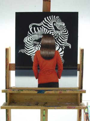 Gerard Boersma - Zebra's (Vrouw kijkend naar schilderij van Victor Vasarely) kopen? Bied vanaf 200!