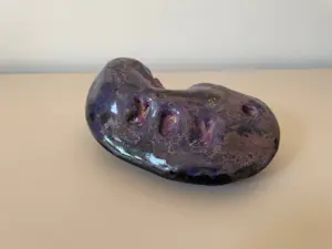 Niet of onleesbaar gesigneerd - Kunstaardewerken object uitgevoerd in paars glazuur kaufen? Bieten Sie von 1!