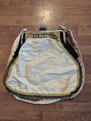 Ankie Martens - Schoudertas van Ankie Martens met een portret van Marie Cecile Thijs. kopen? Bied vanaf 125!