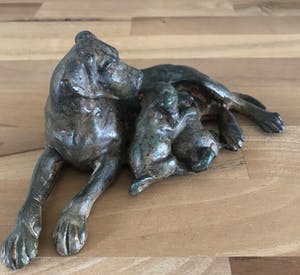 Pierre Chenet - Bronzen beeld van hond met puppy's - Fonderie Pierre Chenet kopen? Bied vanaf 155!