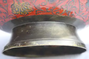 Niet of onleesbaar gesigneerd - Unieke Zeer Oude Bronzen Cloisonne Schaal en twee Cloisonne Vazen (20e eeuw) kopen? Bied vanaf 1!