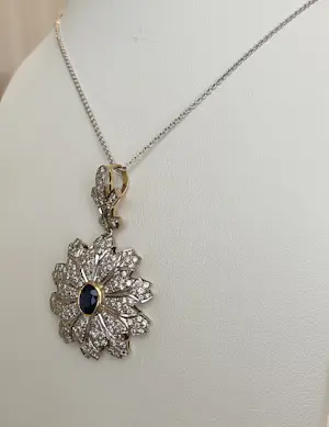 Vintage 18 kt gouden hanger met saffier en diamanten kopen? Bied vanaf 1800!