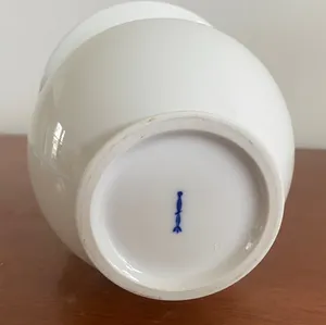 KPM - Witte porseleinen Fidibus vaas ontwerp Karl Friedrich Schinkel (1820) kopen? Bied vanaf 1!