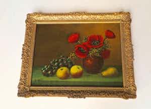 Niet of onleesbaar gesigneerd - Romantisch Stilleven Klaprozen - Hollandse School - 30-er jaren - Fraaie lijst verkocht voor € 1!