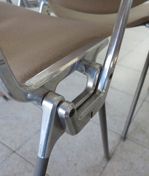 Giancarlo Piretti - voor Castelli - Set van twee vintage DSC 106 stoelen kopen? Bied vanaf 70!