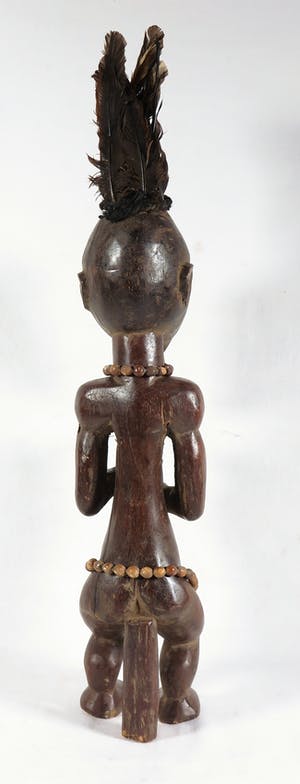 Fang - Voorouderbeeld met een drinkhoorn, kralen en verentooi kopen? Bied vanaf 1!