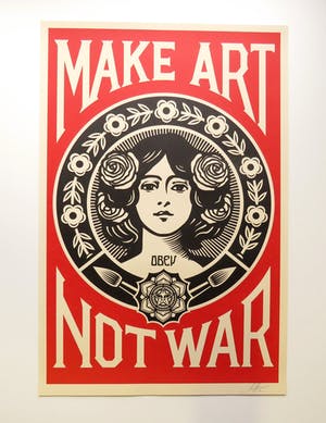 AcheterShepard Fairey - MAKE ART NOT WAR? Enchérissez de 40!