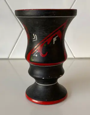 Kunstaardewerkfabriek Ed. Antheunis - Twee koudlak platelen vazen decor Irma kopen? Bied vanaf 1!