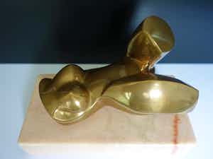 Emiel De Block - Liggend naakt in brons verkocht voor € 490!