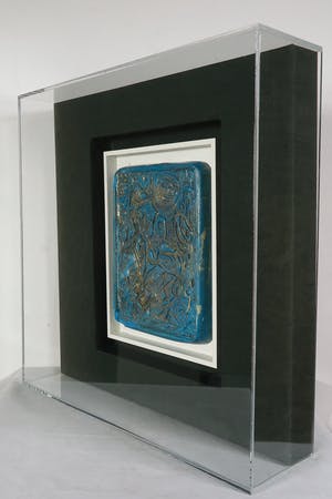 Karel Appel - Gesigneerd beschilderd reliëf van kunsthars kopen? Bied vanaf 1!