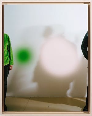 Pertti Kekarainen - C-Print op dibond, TILA (Green dot) - Ingelijst kopen? Bied vanaf 400!