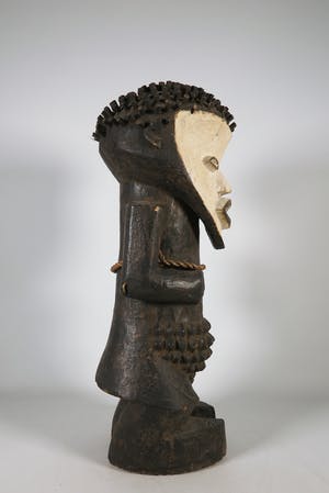 Mambila - Houten voorouderbeeld met wit geschilderd gezicht kopen? Bied vanaf 1!