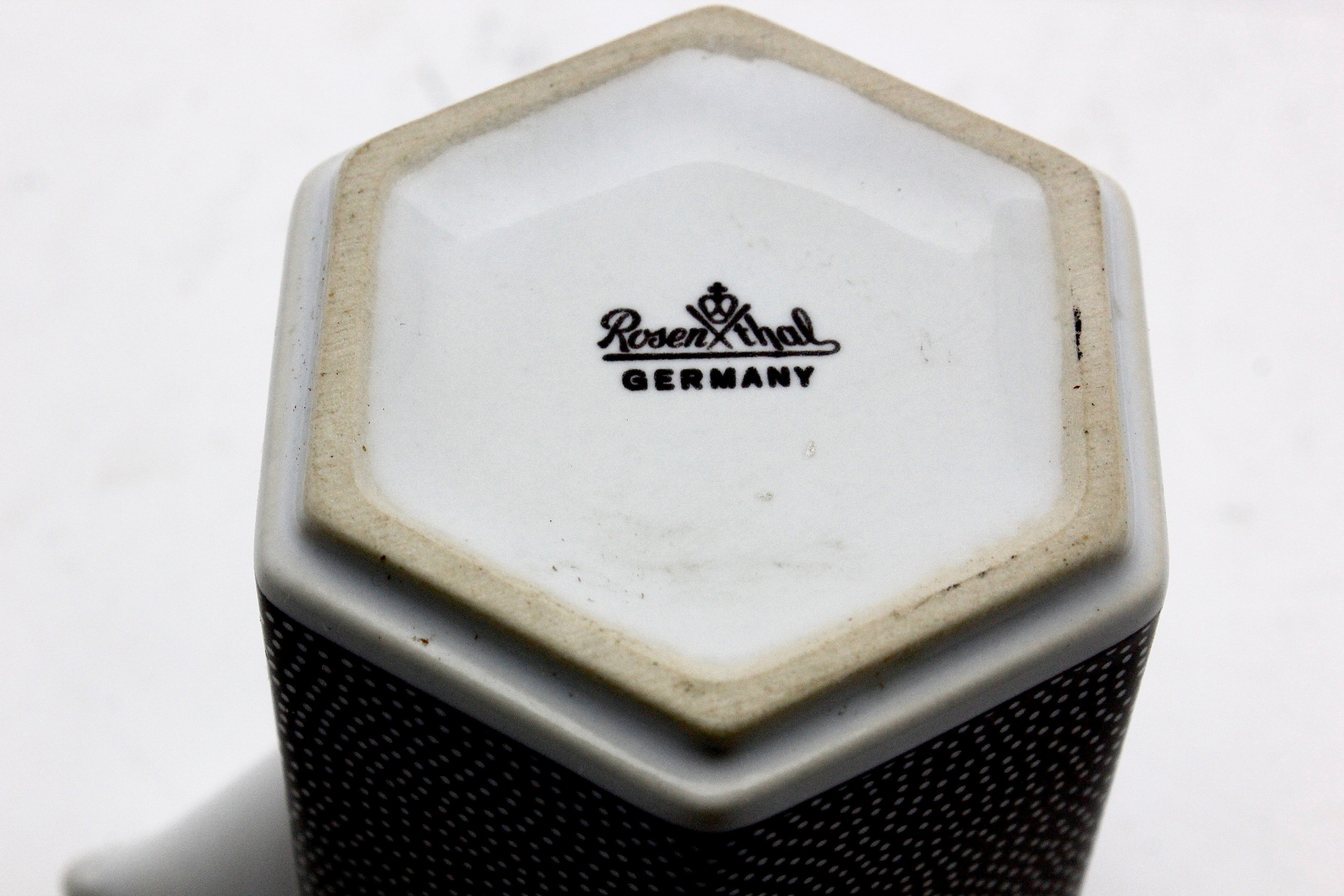 Rosenthal -  Barbara Brenner Studioline Memphis 'Scenario Metropol' melkkan kopen? Bied vanaf 5!