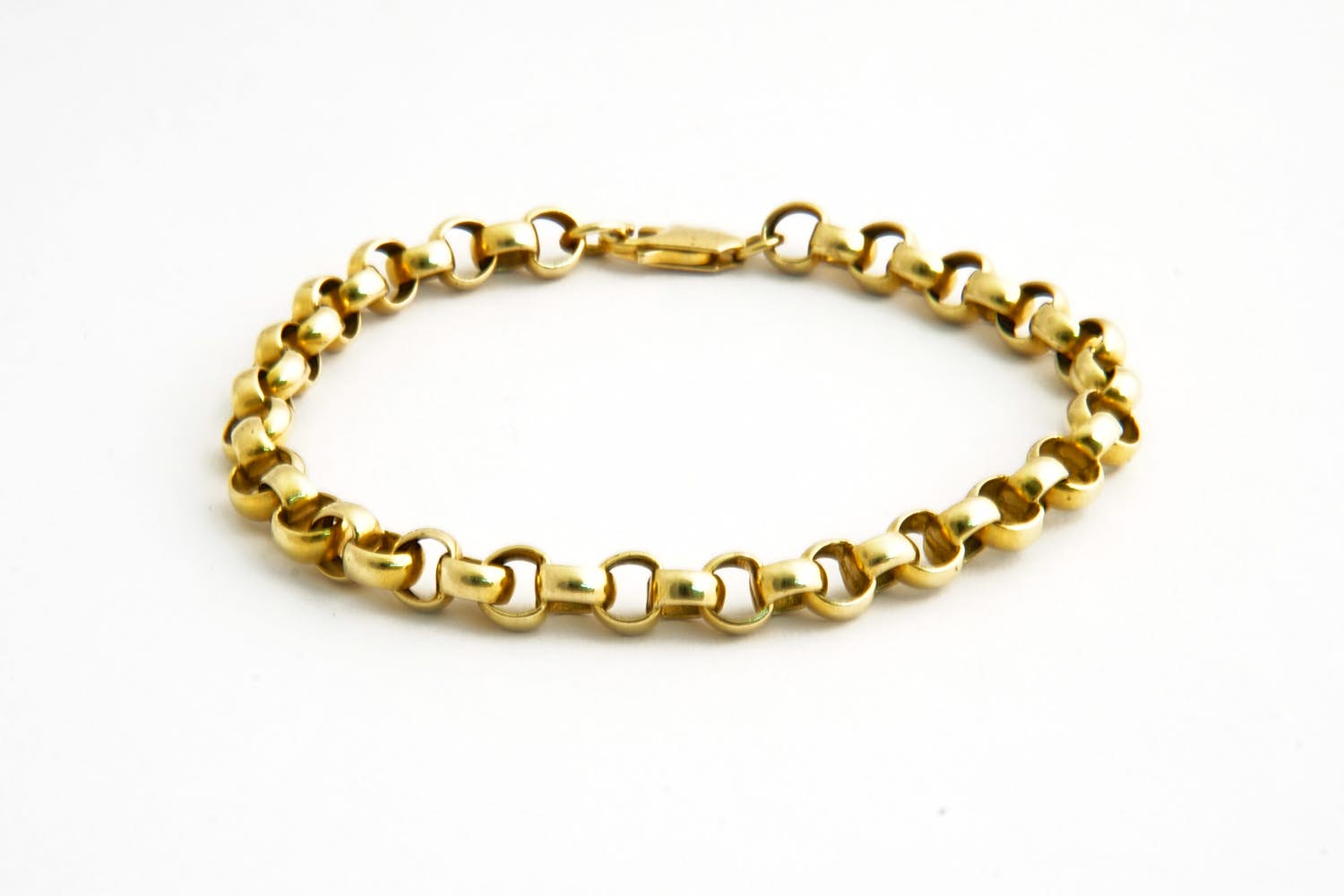 49 - Surinaamse 18 krt geel-gouden zg. "Jasseron" armband - glad model - massief kopen? Bied vanaf 870!