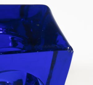 Daum Nancy - Blauwglazen object met bolvormige uitsparingen kopen? Bied vanaf 1!