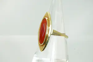 16 - 14 karaats geelgouden vintage markiesvormige ring met ovalen carneool kopen? Bied vanaf 210!