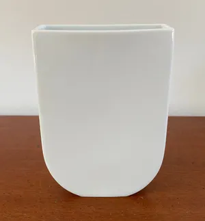 Rosamunde Nairac - Twee porseleinen design vazen voor Rosenthal kopen? Bied vanaf 80!