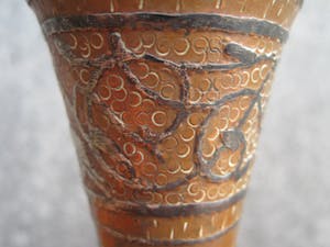 Brons (Onbekend) - Met zilver ingelegd trompet vaasje kopen? Bied vanaf 40!