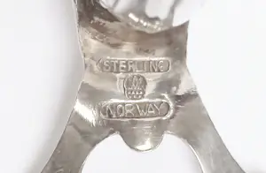 Magnus Aase zoutstrooier sterling zilver Viking design Noorwegen. Gekeurd. kopen? Bied vanaf 85!
