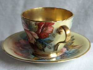 Curiosa - Bloementheekopje + schoteltje - Aynsley China Ltd. , ontwerp J.A. Bailey kopen? Bied vanaf 1!