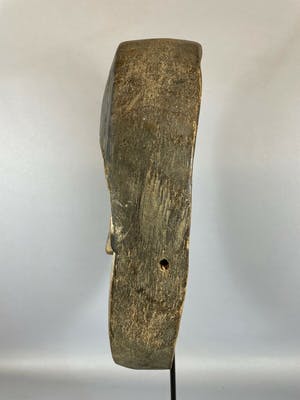 Lega - 210821 - Tribal used African mask from the Lega Bwami - Congo. kopen? Bied vanaf 65!