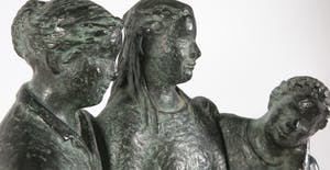 Karin Beek - Groot en zwaar bronzen beeld van drie zusjes op een bankje kopen? Bied vanaf 1000!