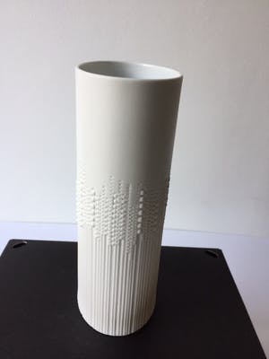 Tapio Wirkkala - Vaas Pearl Drops voor Rosenthal, wit biscuit porselein h 24 cm kopen? Bied vanaf 95!