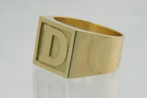 16- Vrijwel nieuwe en relatief zware (10-gr) 14krt gouden letter ring - D kopen? Bied vanaf 400!