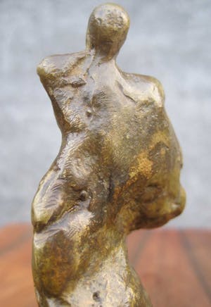 Brons (Onbekend) - Voortschrijdende vrouw. kopen? Bied vanaf 40!