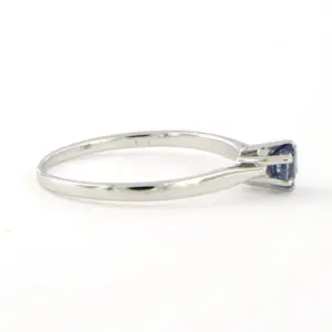 14k gouden solitaire ring met saffier tot. 0.26ct - 1.5 gram - ringmaat 17.25/54 kopen? Bied vanaf 140!