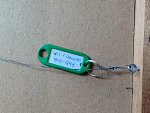 Wil van Leeuwen - STILLEVEN MET BLOEMENVAAS EN FRUITSCHAAL kopen? Bied vanaf 20!