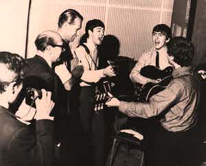 Dezo Hoffmann - The Beatles (1963), gelatinezilverdruk verkocht voor € 350!