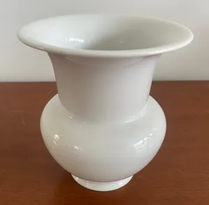 KPM - Witte porseleinen Fidibus vaas ontwerp Karl Friedrich Schinkel (1820) kopen? Bied vanaf 1!