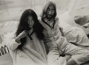 Cor Jaring - Foto, 'Bedpeace' John Lennon en Yoko Ono - Ingelijst kopen? Bied vanaf 200!