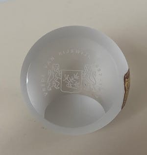 Niet of onleesbaar gesigneerd - Gesatineerde presse papier "Vrede van Rijswijk 1697-1997" kopen? Bied vanaf 1!