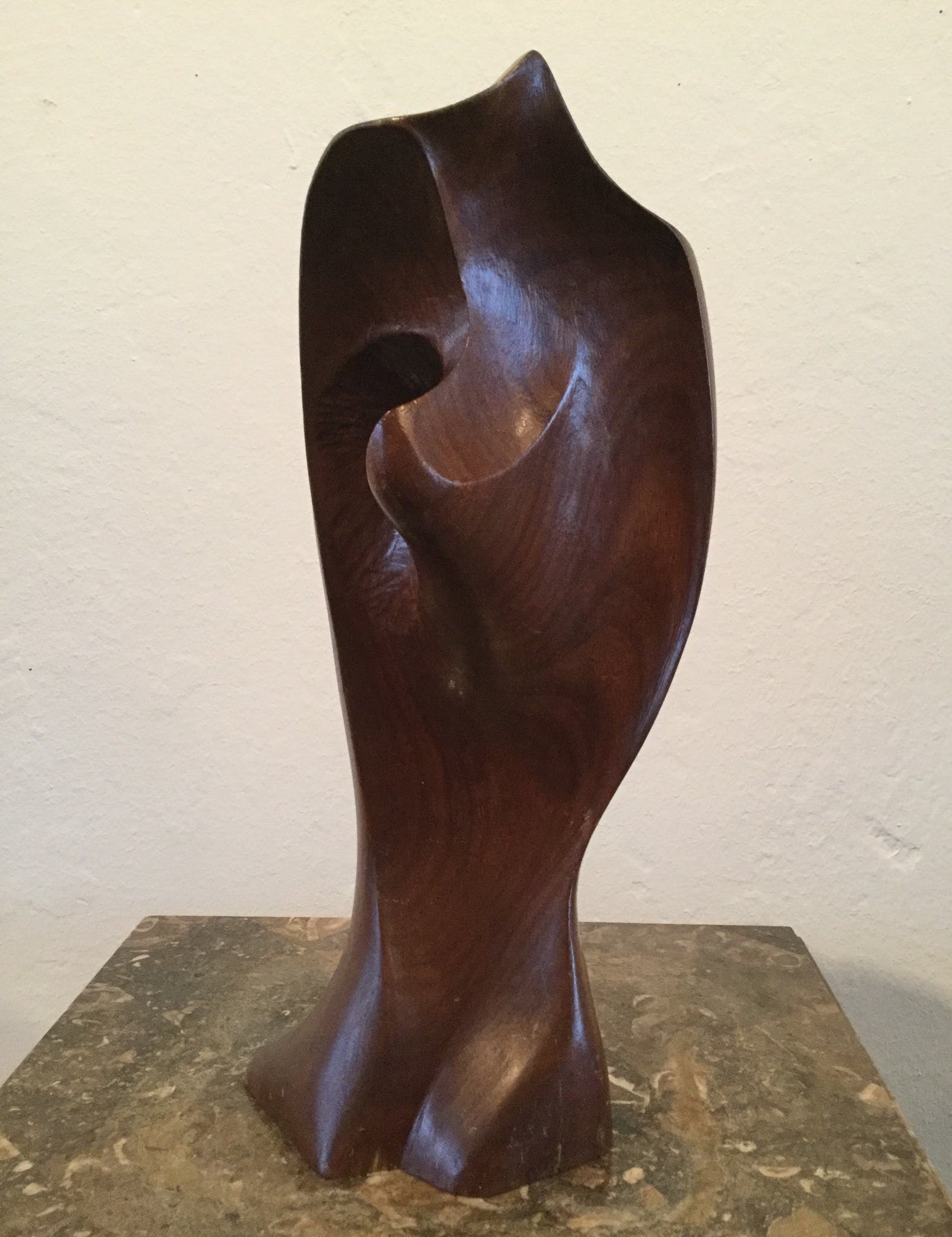 Jan Hoog - Een abstract houten sculptuur van Jan Hoog,1963. kopen? Bied vanaf 120!