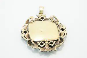 43 - Antieke 18 krt gouden en 1e geh. zilveren hanger met emaille en diamant kopen? Bied vanaf 270!