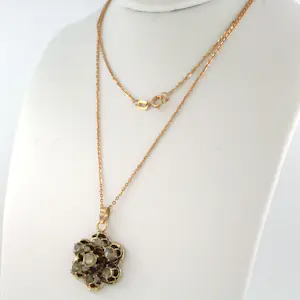 14k gouden collier en hanger met roos geslepen diamant totaal circa 0.15ct kopen? Bied vanaf 335!