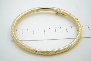 82 - Markante, gefacetteerd afgewerkte 18Krt geel gouden armband kopen? Bied vanaf 360!