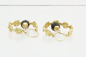 88 - Surinaamse 18 karaats geel gouden paar matteklopper oorsieraden kopen? Bied vanaf 400!