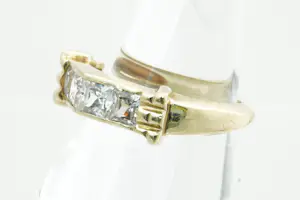 90- Apart vormgegeven 14 Krt gouden fantasie ring met  4 princess cut zirkonen kopen? Bied vanaf 140!