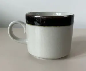 Arabia - Twee kop- en schotels servies Karelia - ontwerp Anja Jaatinen-Winquist kopen? Bied vanaf 25!